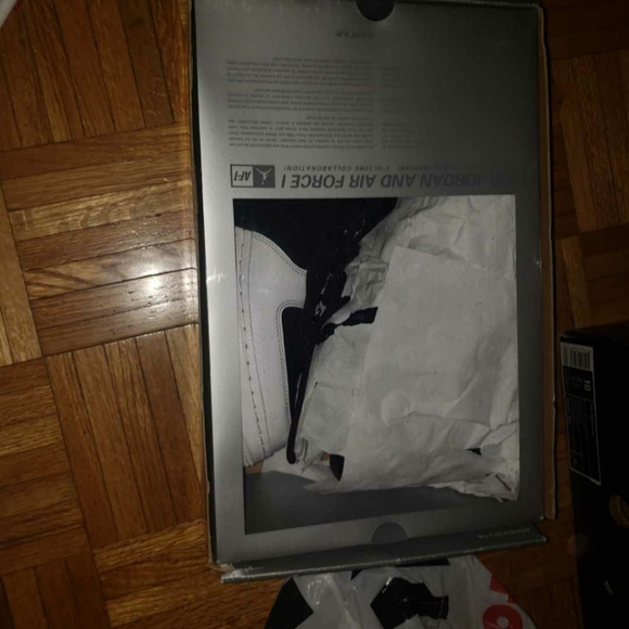 Air Jordan's AJF12 - Picture 6 of 8